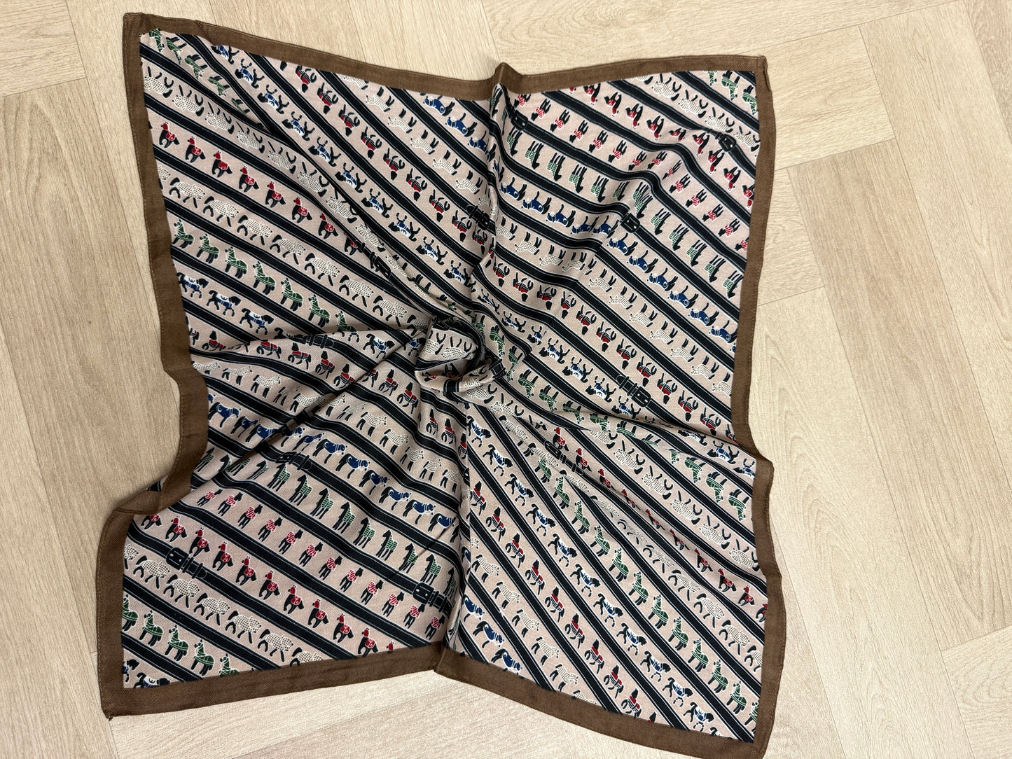 Sjaal Viscose Paardjes Bruin