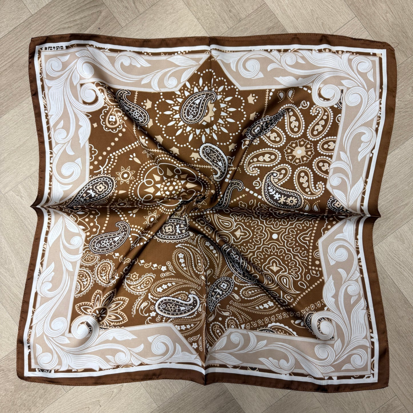Sjaal Silka Paisley Caramel