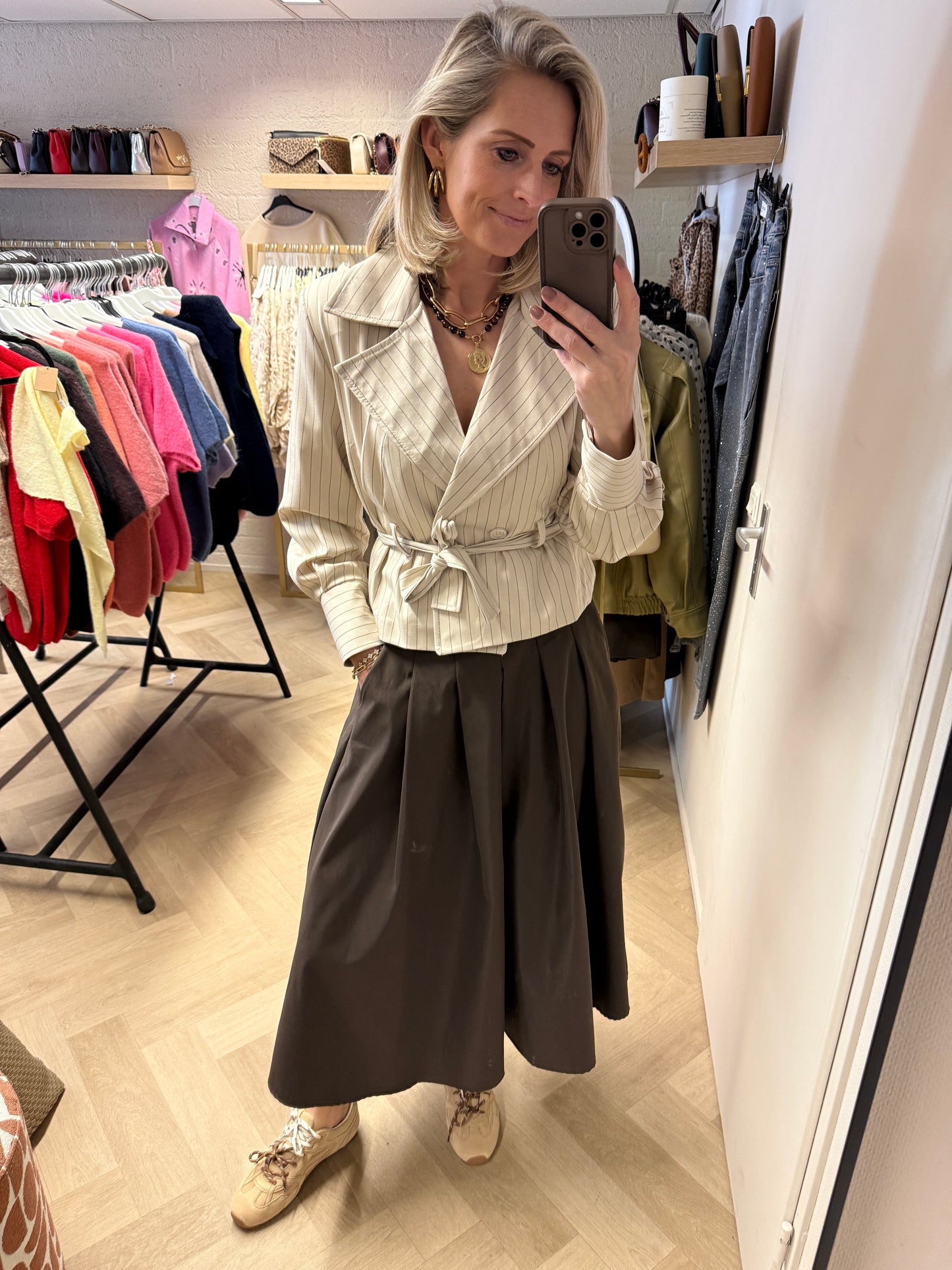 Rok Sharon Plooi Bruin