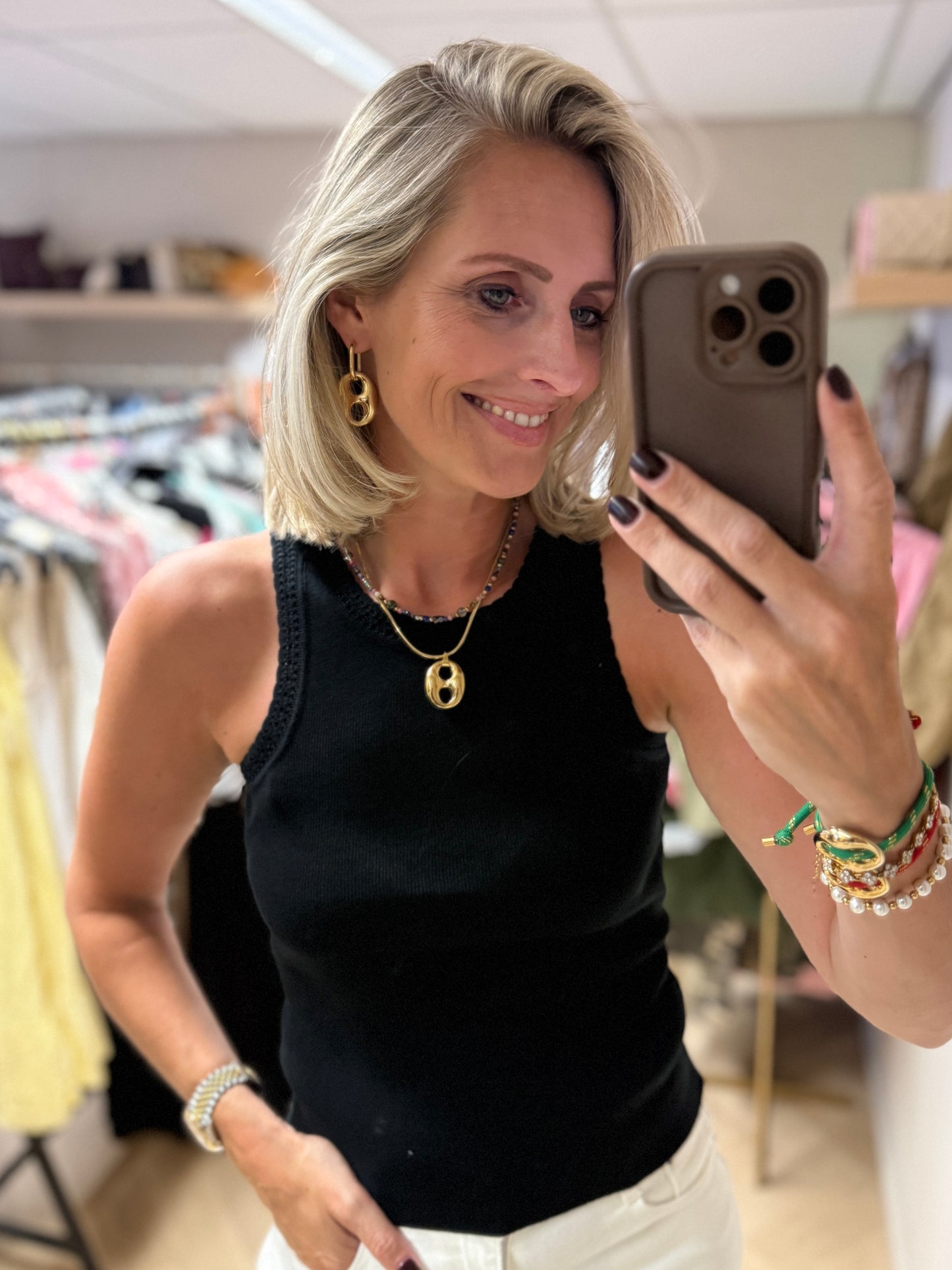 Top Daisy Round Neck Zwart