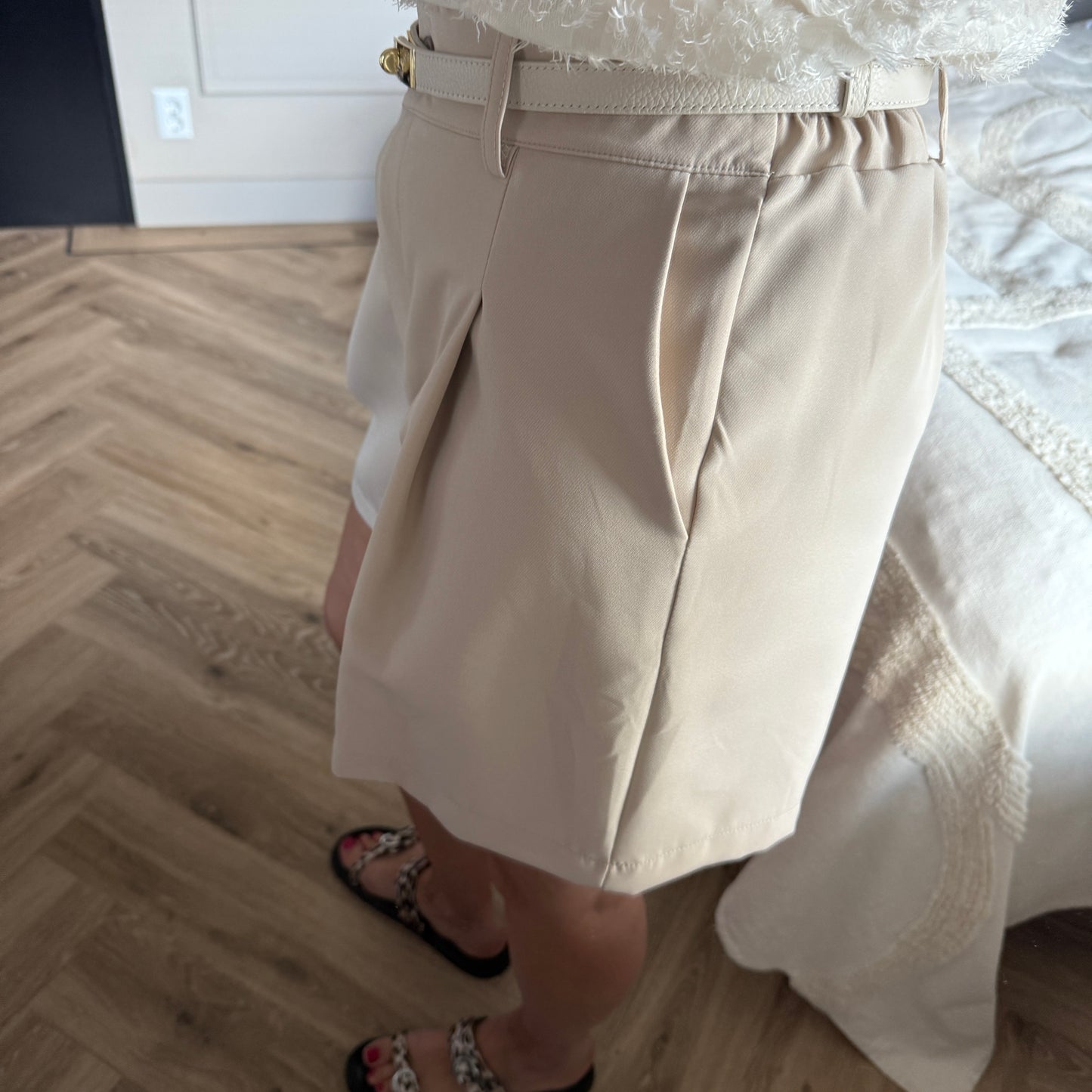 Short Amber Beige