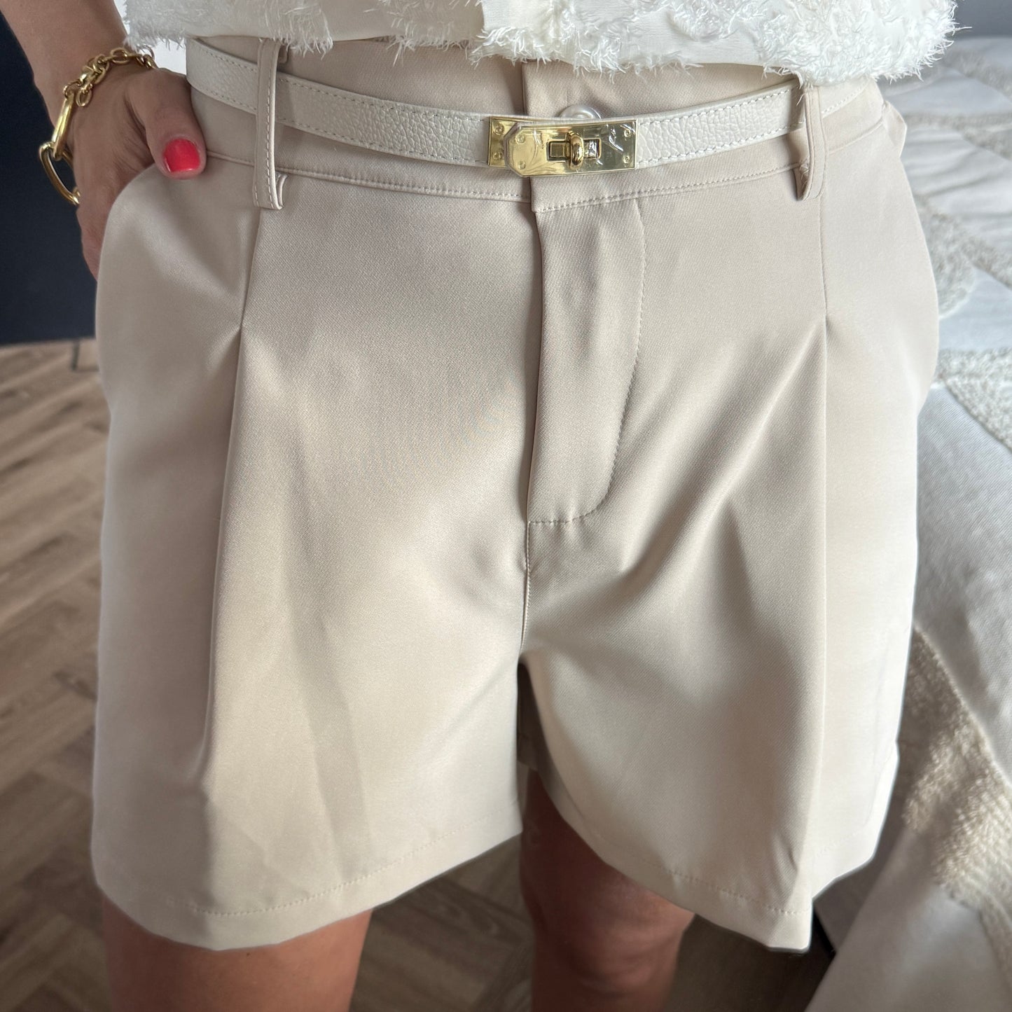 Short Amber Beige