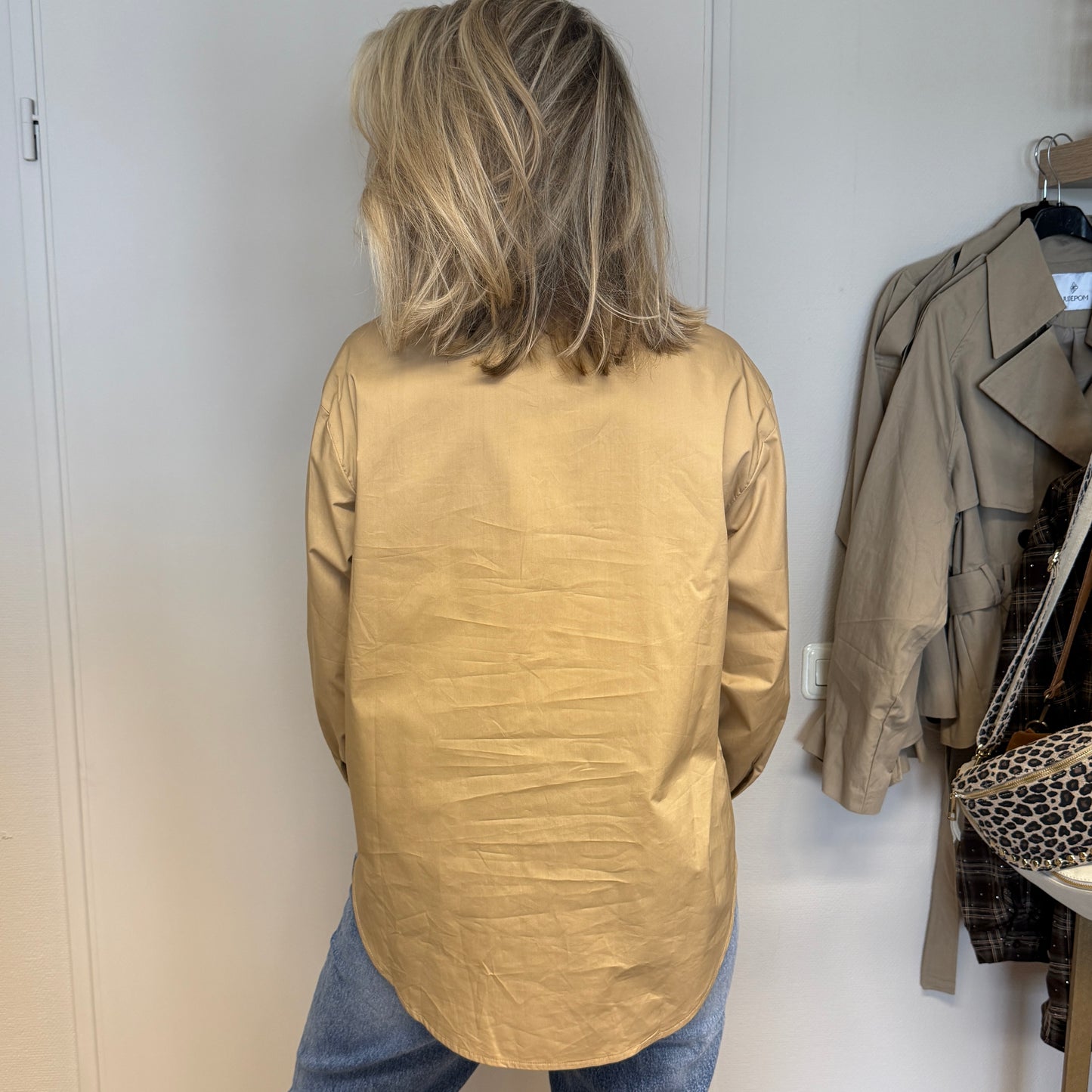 Blouse Logo Camel