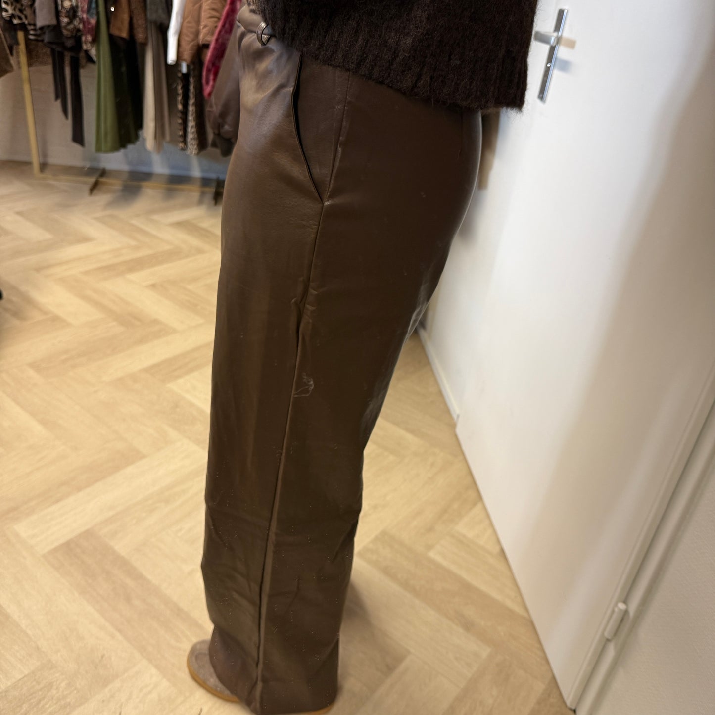 Pantalon Marie Pu Leer Stretch Bruin