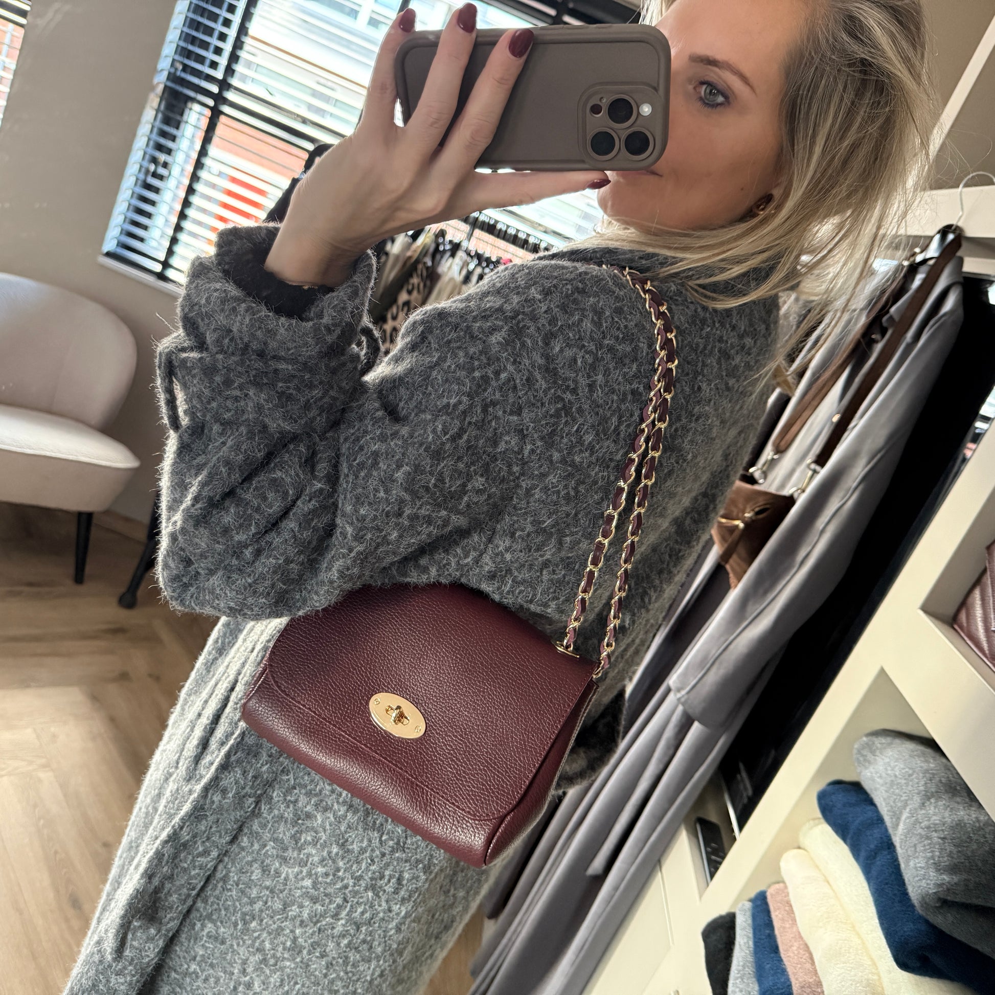 Mulberry Burgundy Bordeaux Rood
