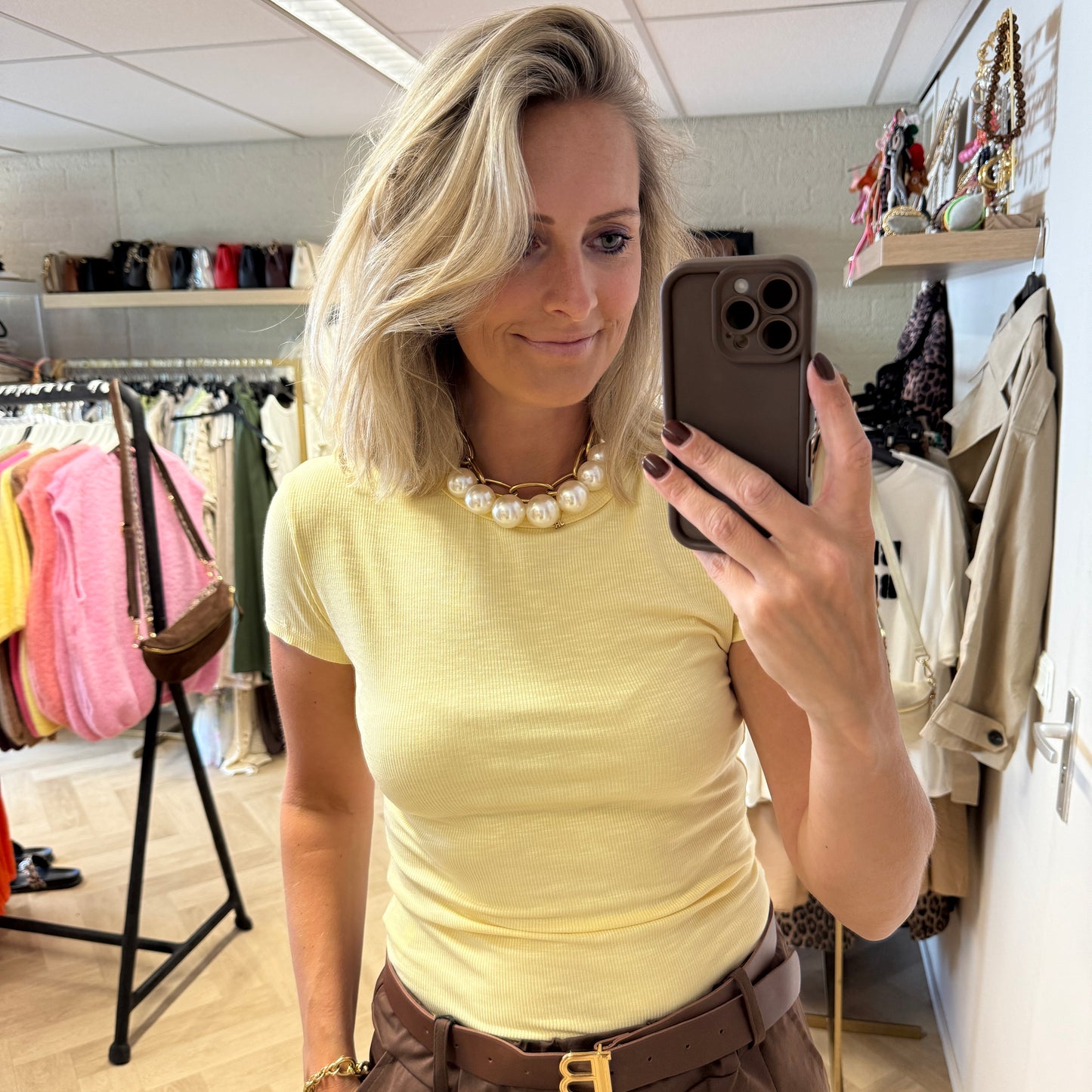 T-shirt Basic Viscose Molly Zachtgeel