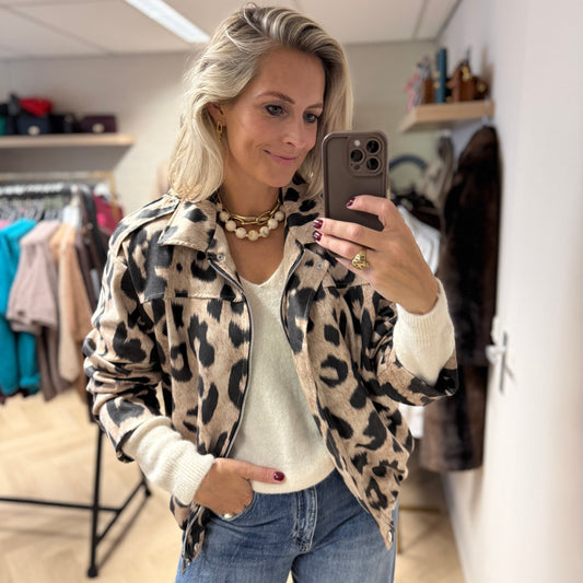 Jas Britt Leopard Light Pof