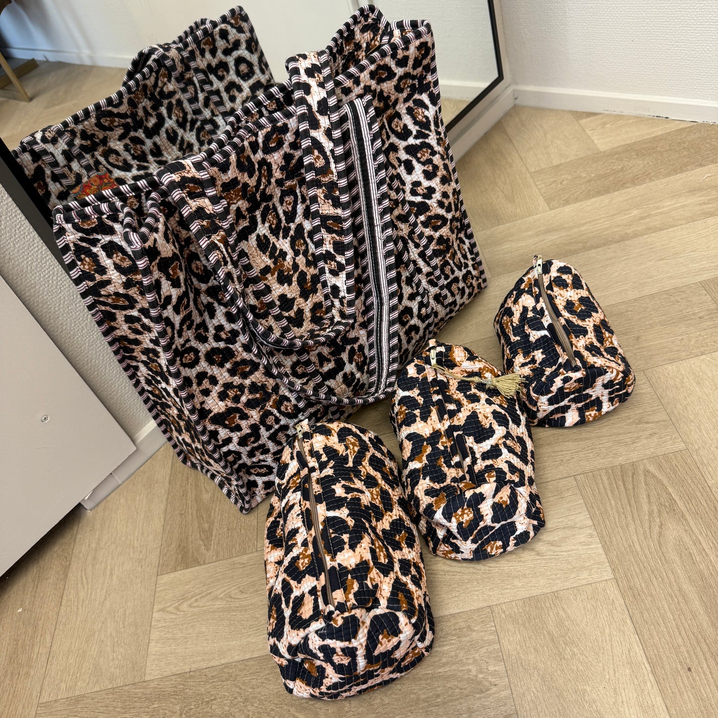 Toilettas Bali Leopard L