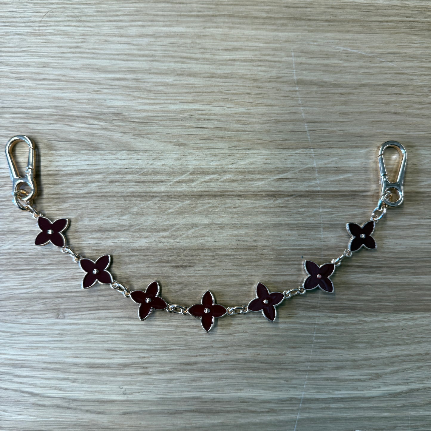 Tassenhanger Flower Bordeaux