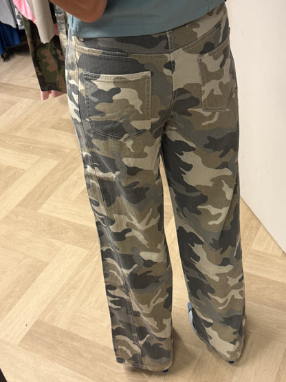 Queen Hearts Broek Armyprint Wide Legg