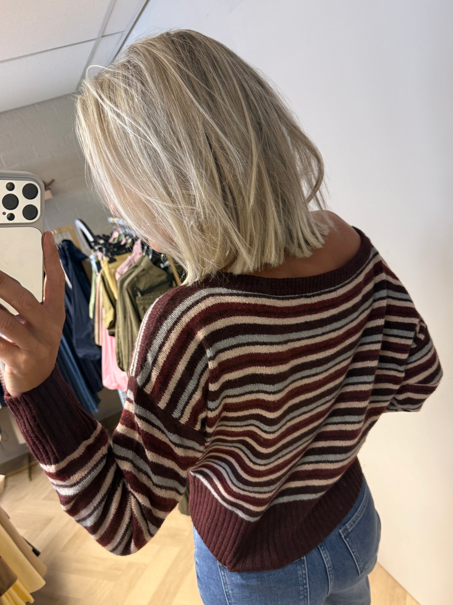 Trui Off Shoulder Streep Burgundy