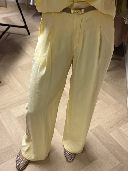Pantalon Ginny Zachtgeel