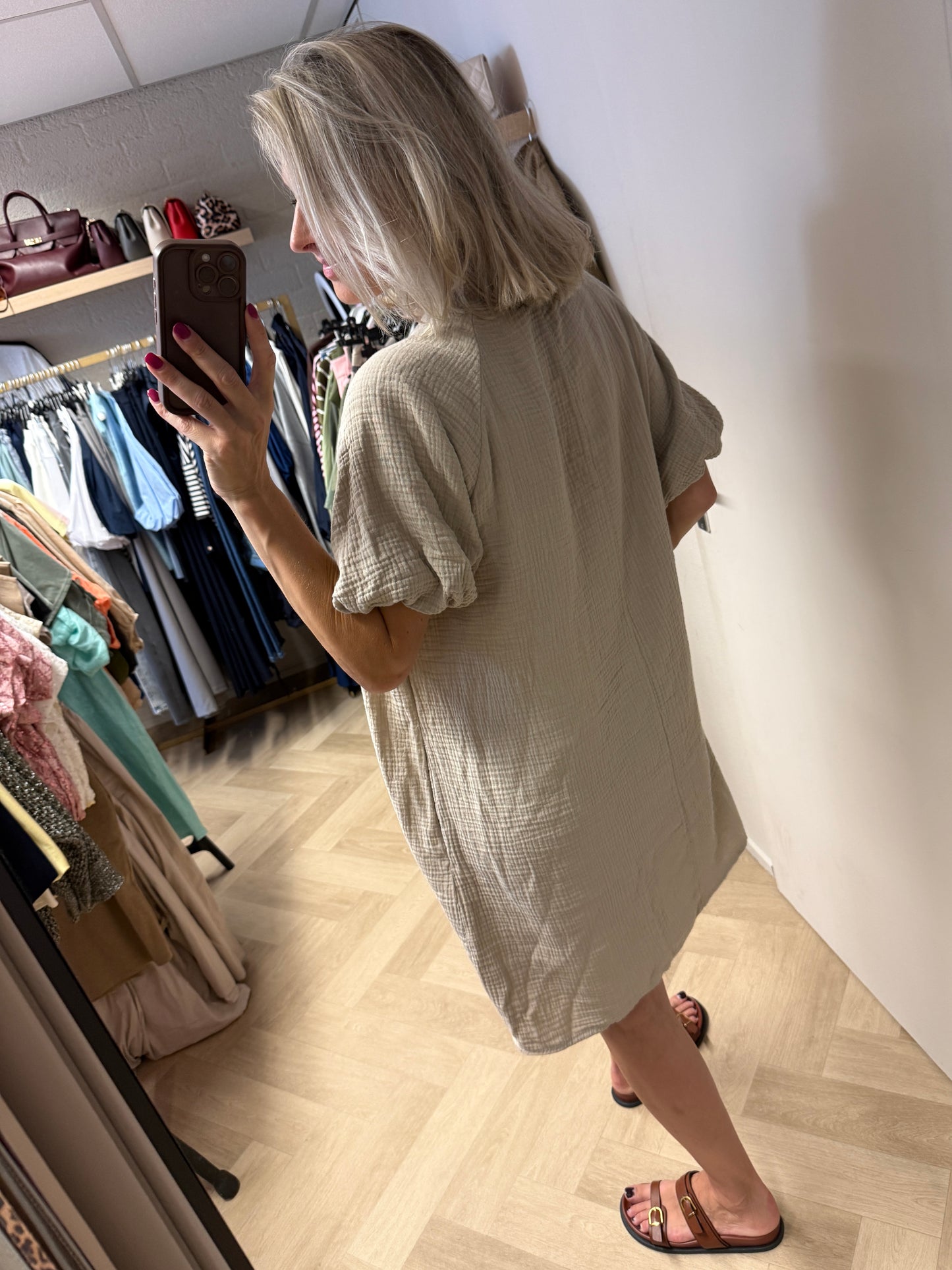 Jurk Mousseline V-hals Beige
