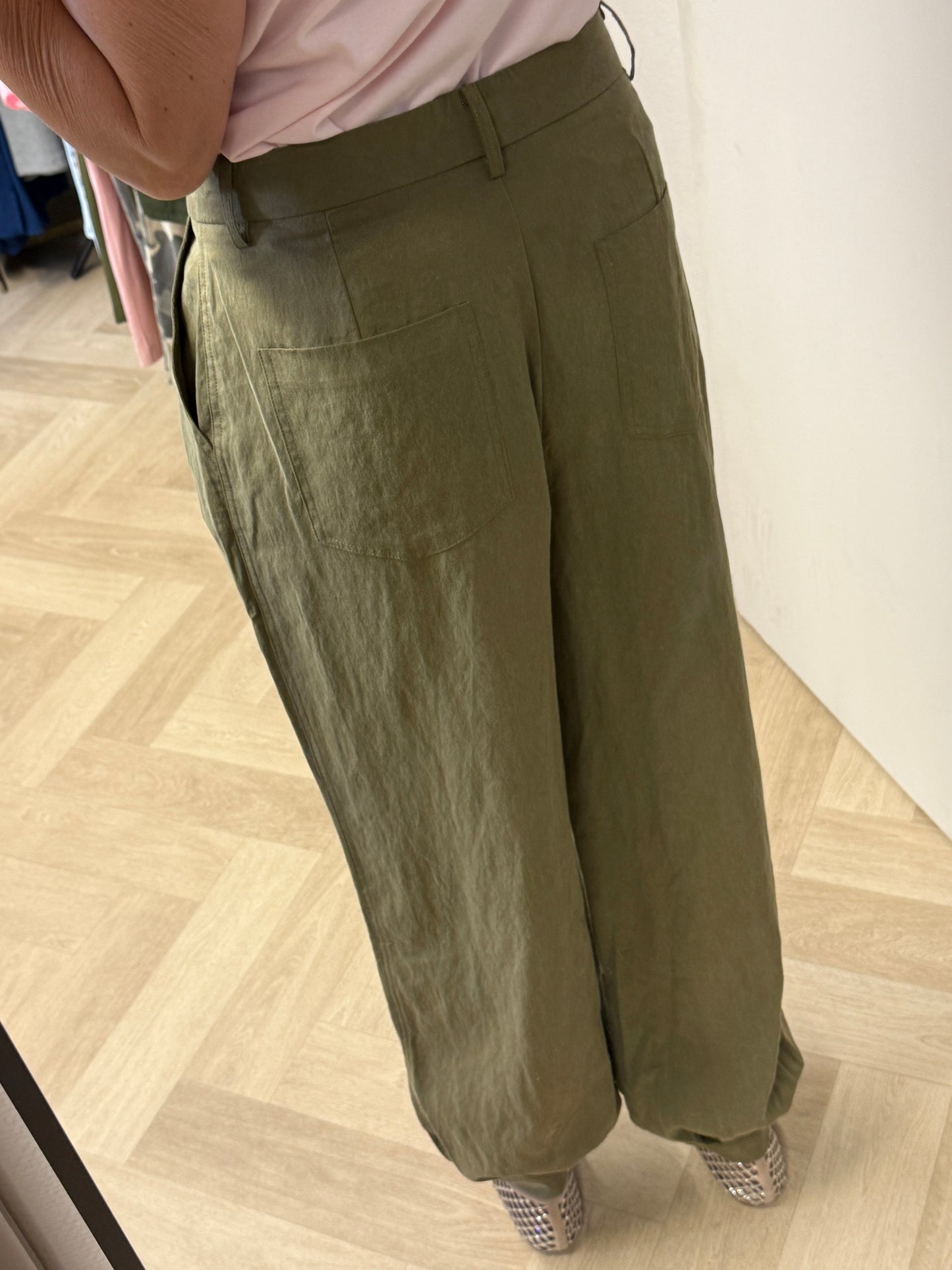 Pantalon Dewi Pof Khaki