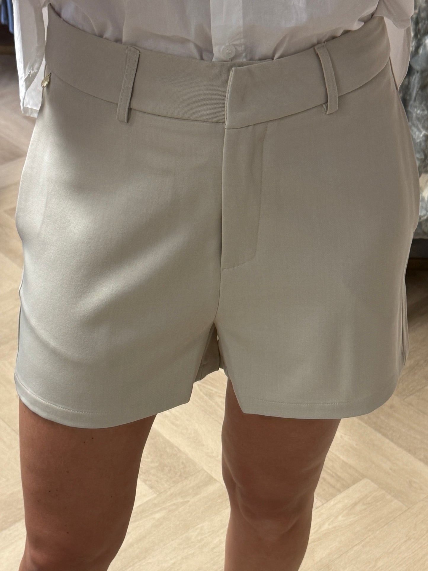 Short Cleo Beige