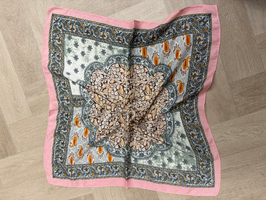 Sjaal Viscose Print Roze