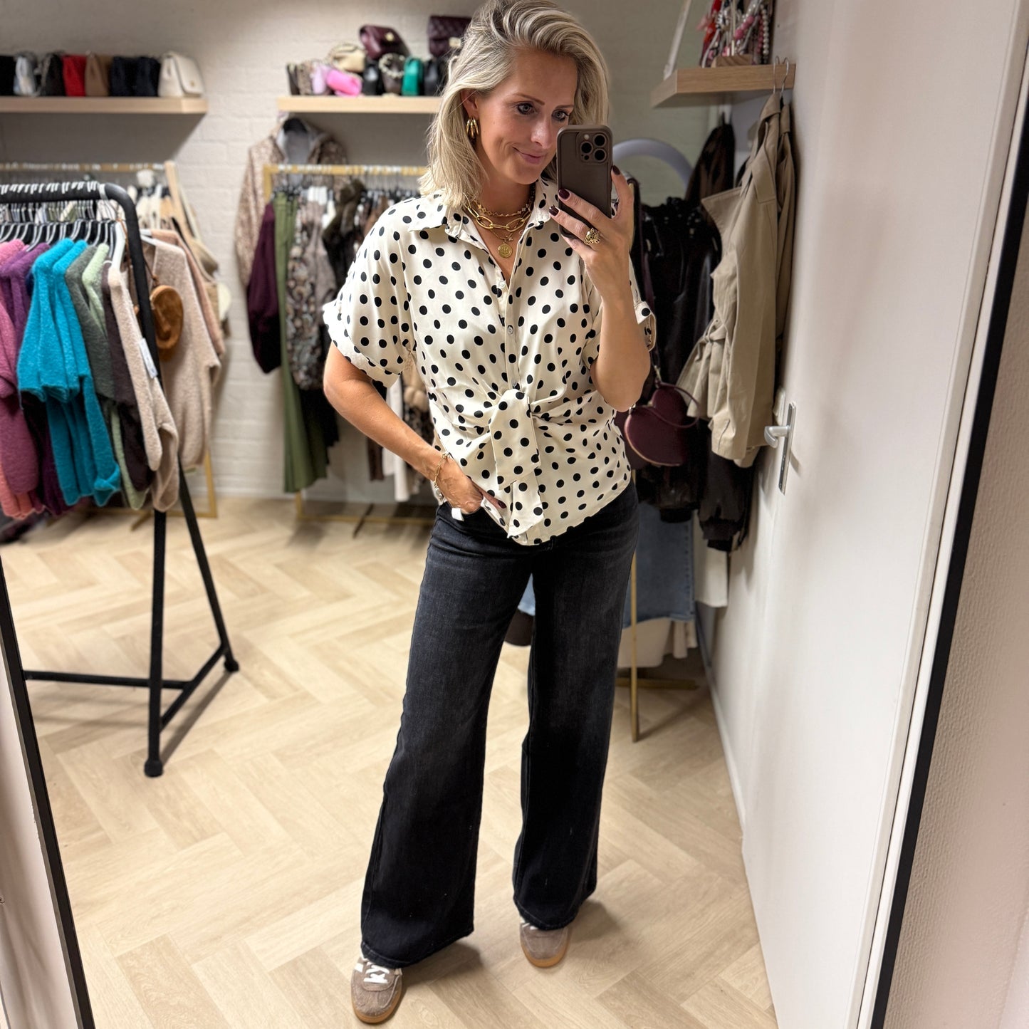 Blouse Mave Polkadot Satijn Offwhite Zwart