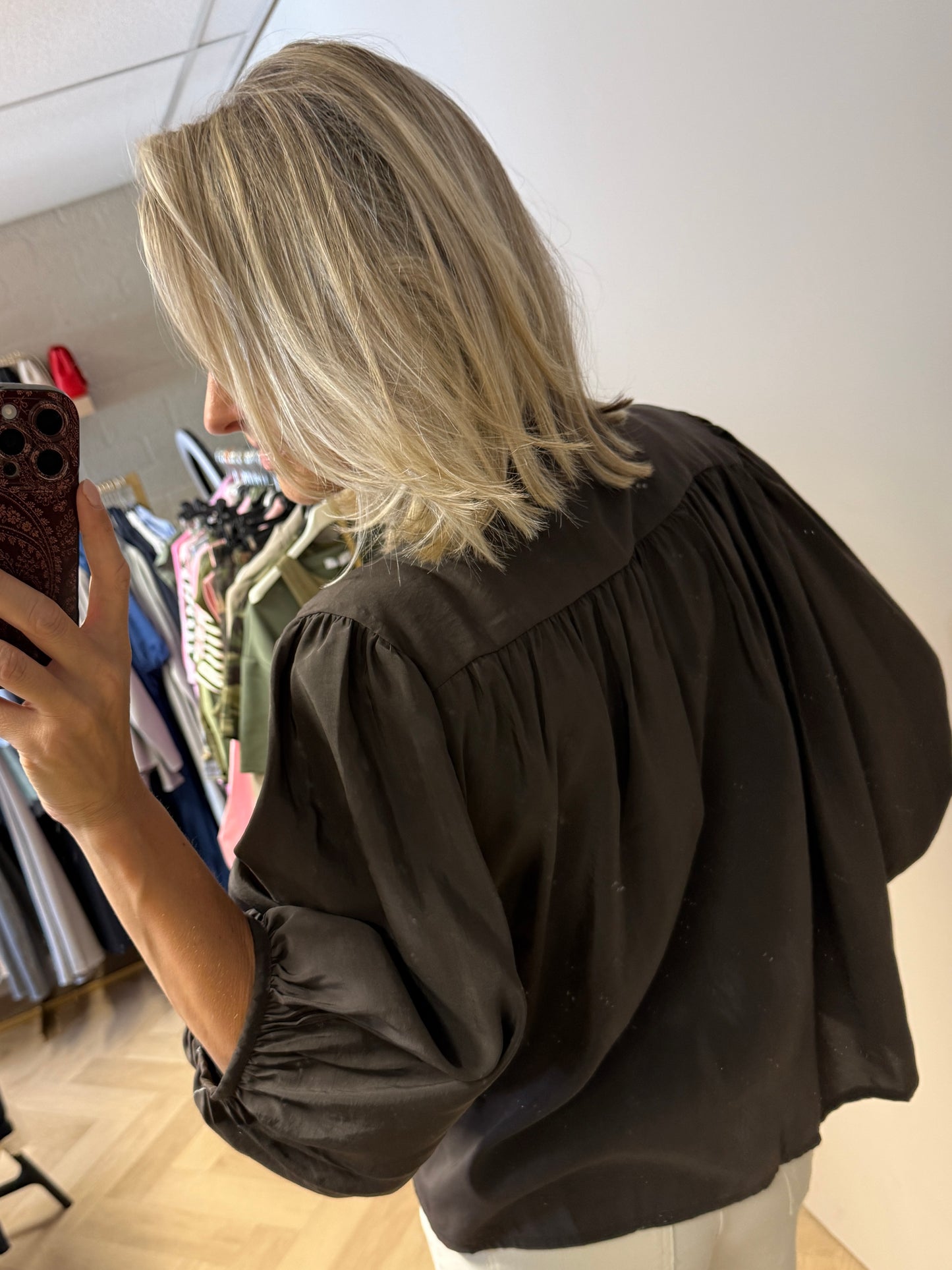 Blouse Ella Pofmouwen Donkerbruin