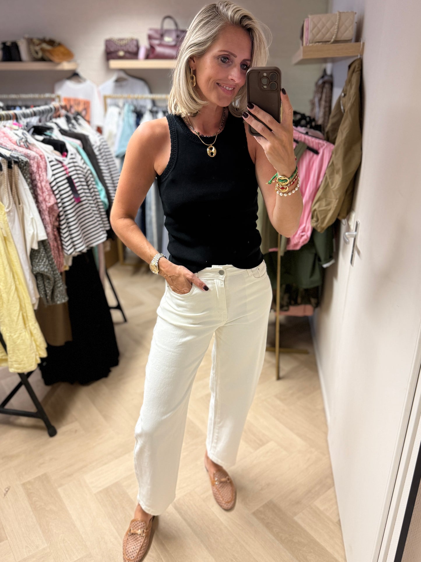 Top Daisy Round Neck Zwart