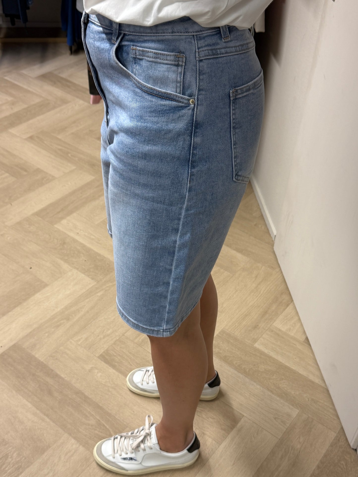 Jeans Bermuda Laulia Lichtblauw
