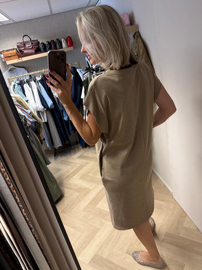 Jurk T-shirt Atelier Taupe