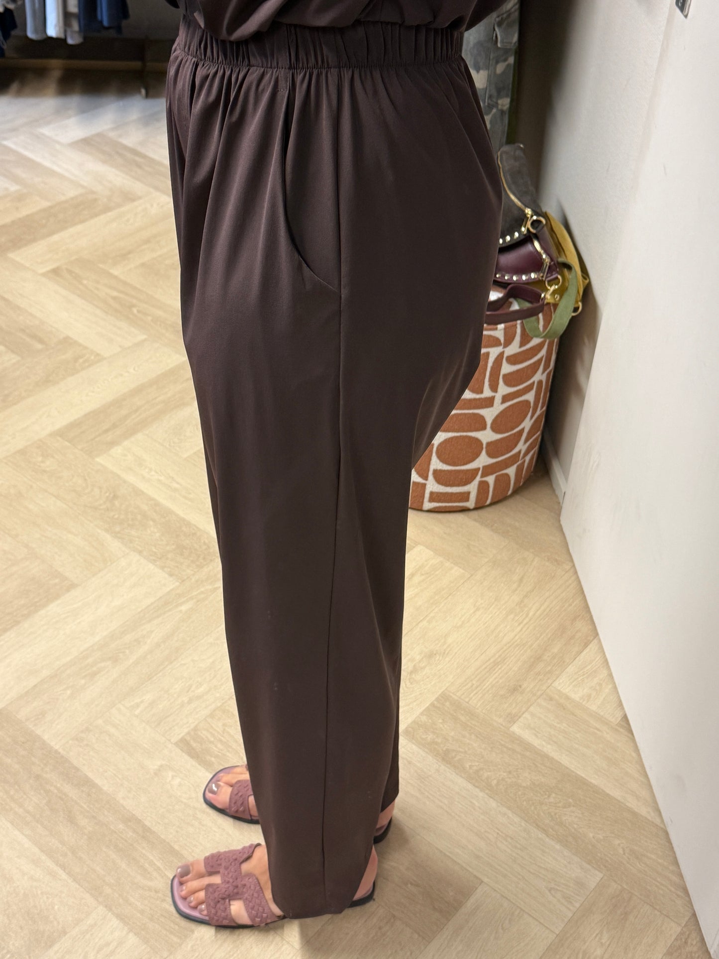 Co Ord Set Louise Travel Bruin