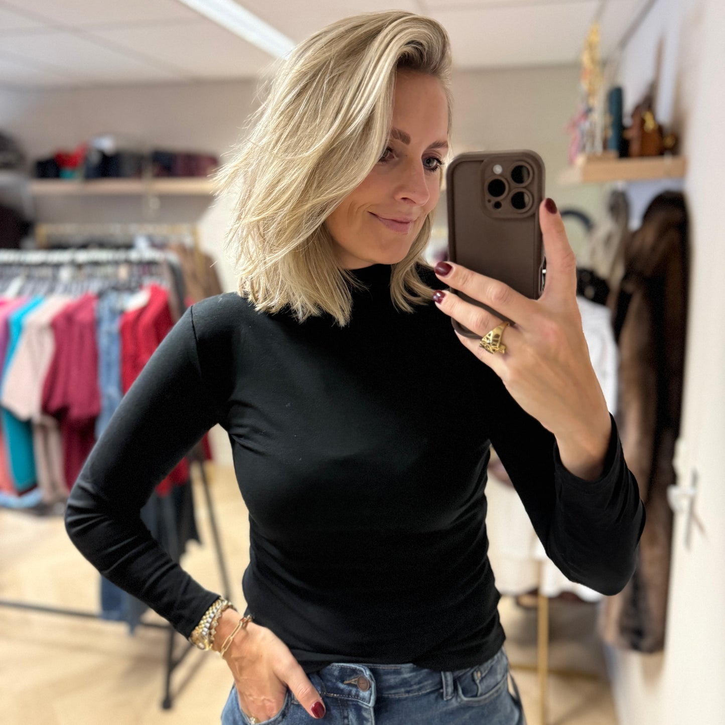 Colletje Dewi Basis Zwart