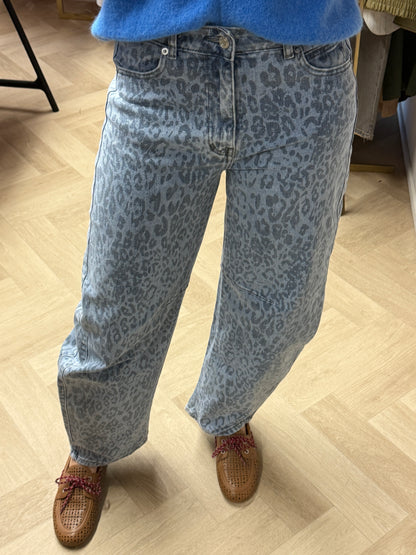 Jeans Laulia Barrel Leopard Blauw