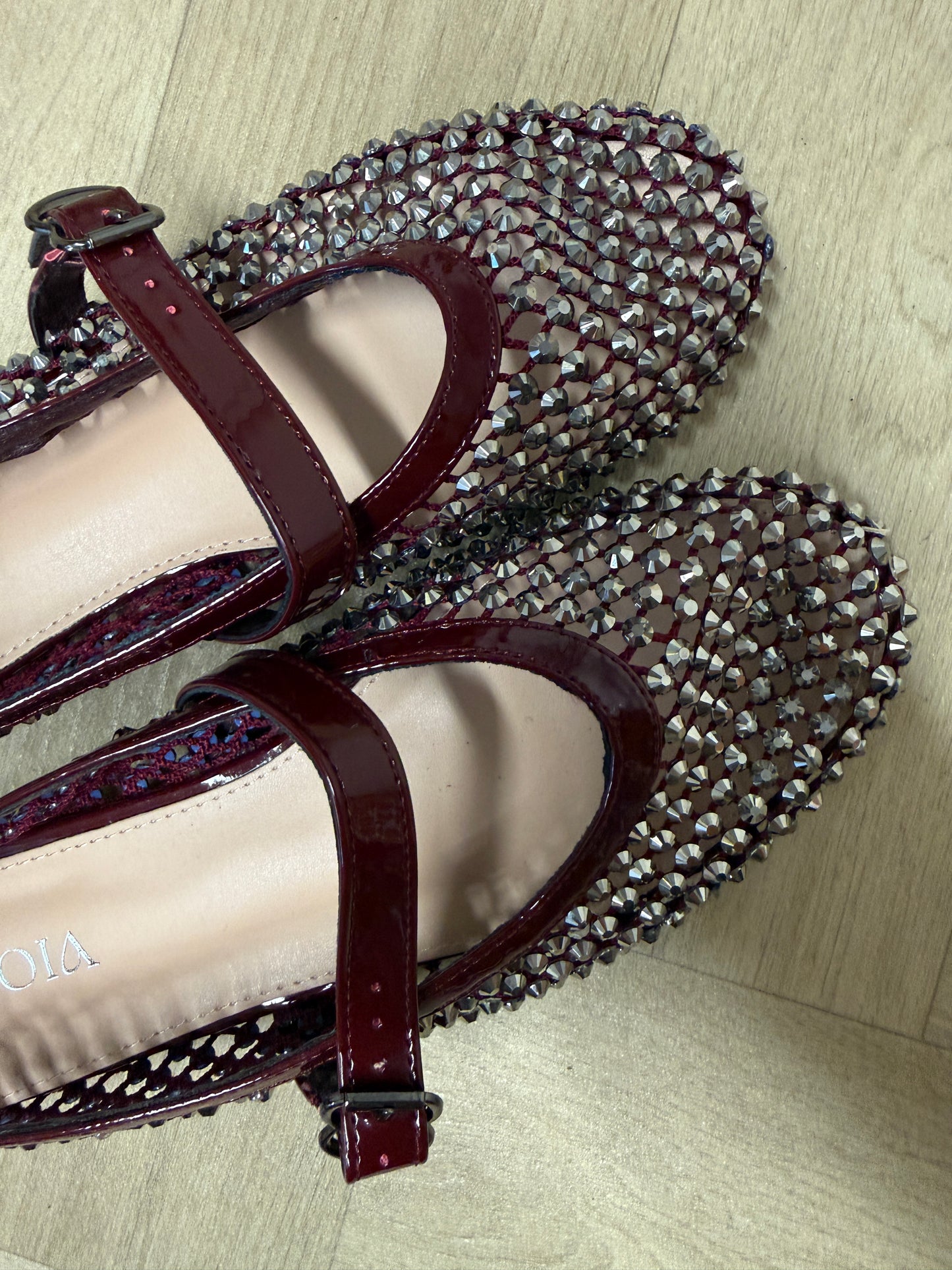 Ballerina Strass Studs Burgundy