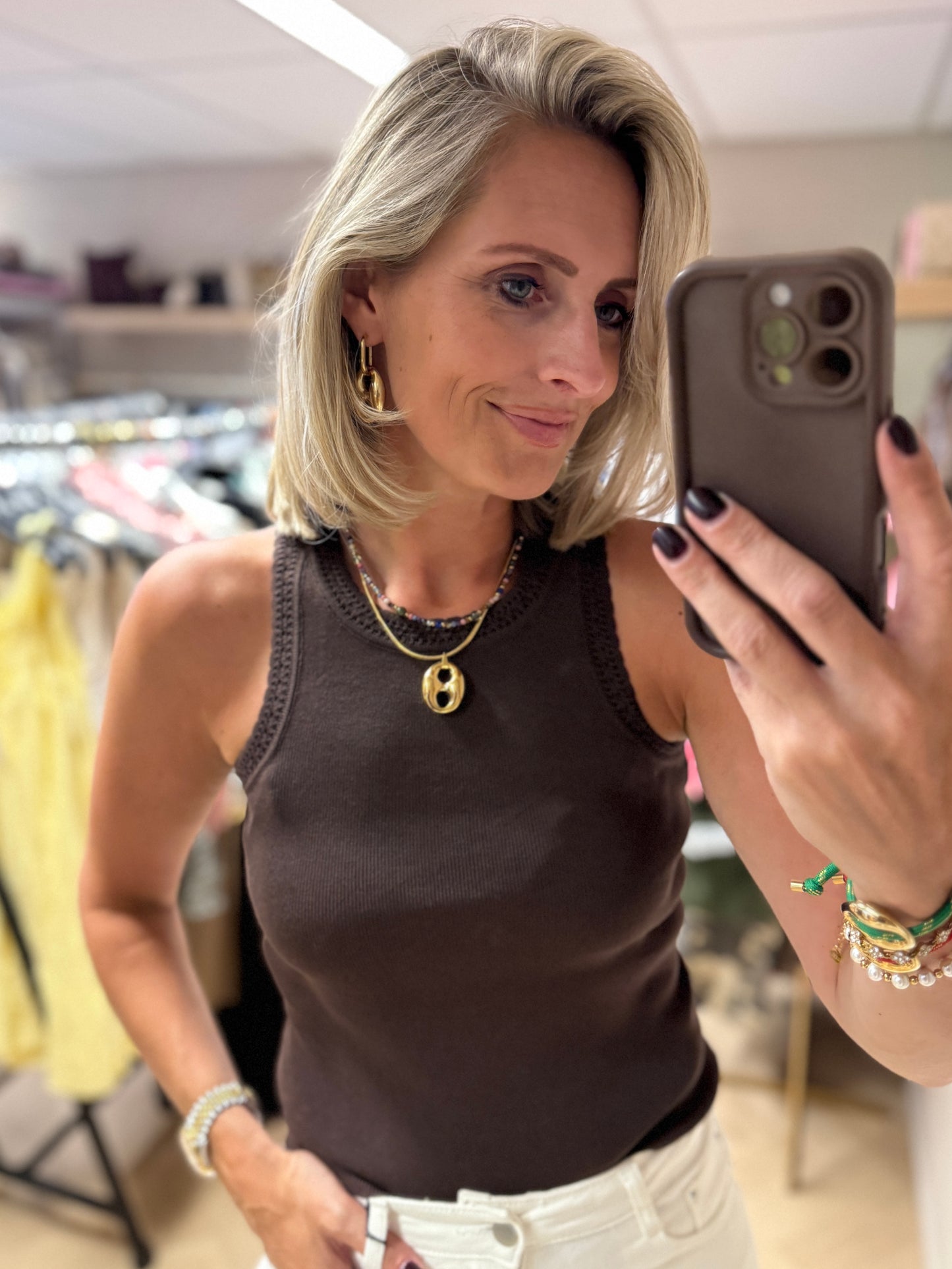 Top Daisy Round Neck Donkerbruin
