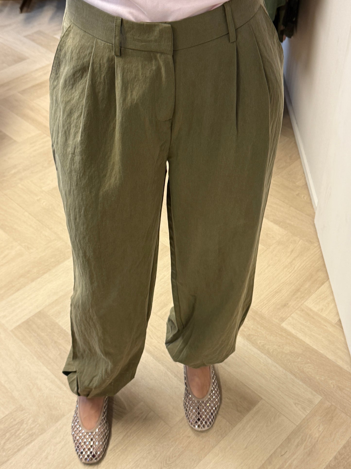 Pantalon Dewi Pof Khaki