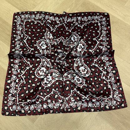 Sjaal Silka Paisley Leopard Bordeaux