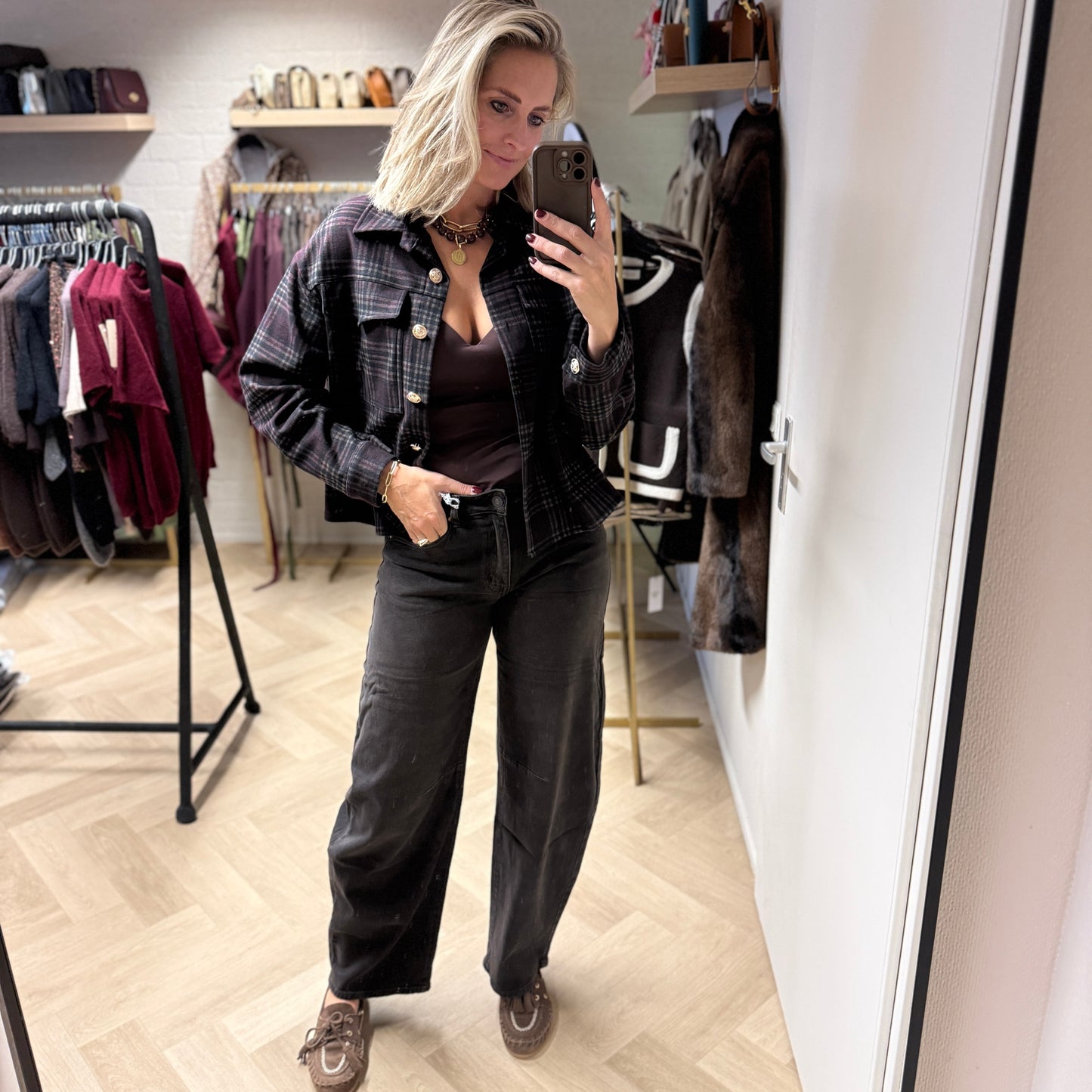 Jeans QH Barrel Fit Zwart Bruin