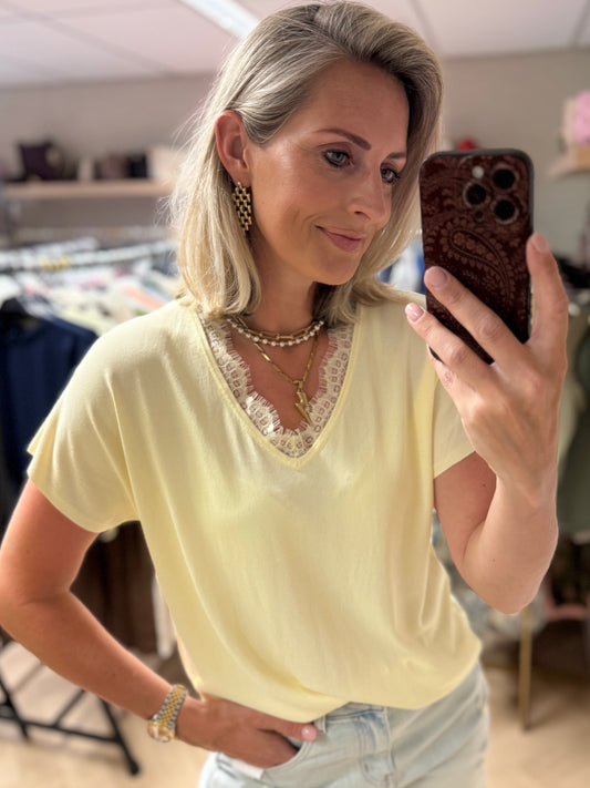 Shirt Barbara Kant Zachtgeel