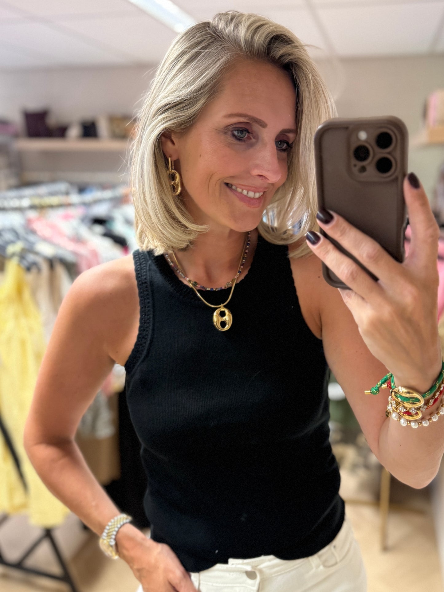 Top Daisy Round Neck Zwart