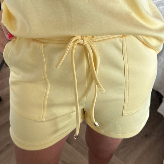 Short Sanny Geel