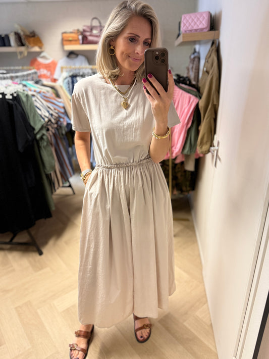 Jurk Naomi Katoen Shirtdress Beige